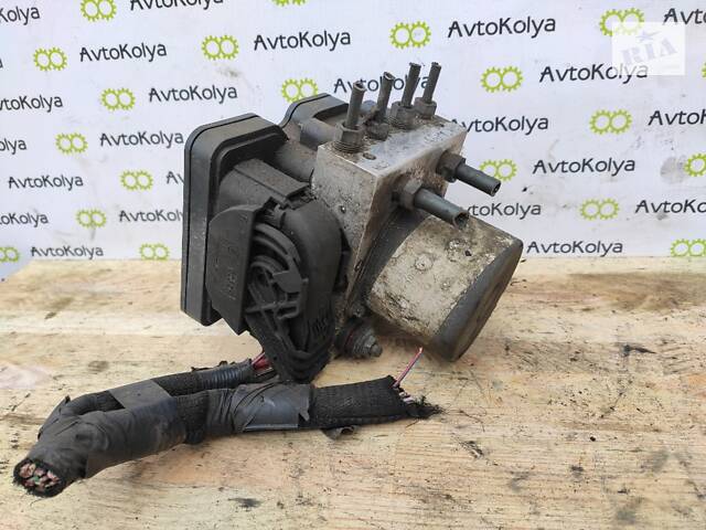 Блок ABS Nissan NV400 2010-2017 (476607353R)