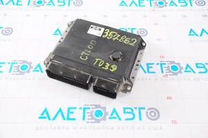 Блок ECU компьютер двигателя Lexus CT200h 11-17 надлом фишки, примят с трещиной