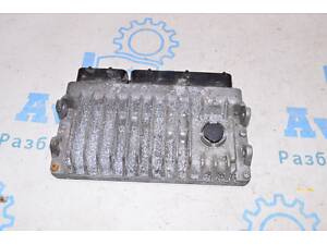 Блок ECU комп'ютер двигуна Toyota Highlander 14-3.5 (02) скол пластика 89661-0e520