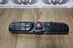 Блок кнопок (аварійка) Mercedes C-class (W203) 2000-2007 A2038218258