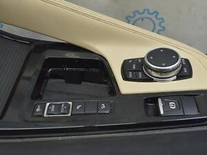 Блок кнопок центральной консоли BMW X1 F48 16-22 под автопарковку, помощь при спуске 61319374834