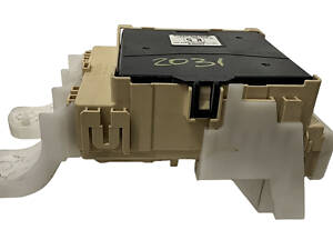Блок предохранителей сервис 8273042720B TOYOTA RAV4 13-18