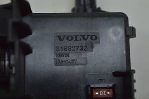 Блок предохранителей Volvo S90 16- (01) 31682732