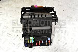 Блок предохранителей Volvo V70 2.4td D5 2001-2006 30765646 330422