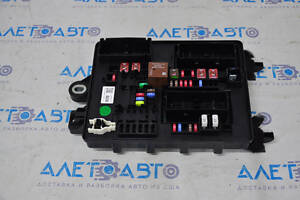 Блок запобіжників зад лівий крило FUSE&RELAY BOX Cadillac ATS 13-2.0T 2.5