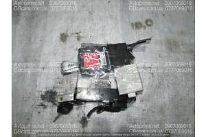 Блок управления двигателем комплект Toyota Avensis T25 8966105860