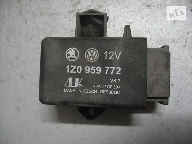 Блок управління підігрівом сидінь VW Tiguan 2007-2011 1Z0959772