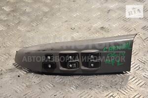 Блок управления стеклоподъемниками передний левый Kia Carnival 2006-2014 935704D000 141936