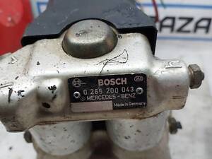 Блок управління ABS Mercedes Benz 124 3.0d Bosch 0265200043 /136/