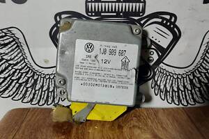 Блок управления Airbag VW Passat B5 2002-2008 1J0909607 5WK4199