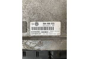 Блок управління двигуном 5WP4001905 audi vw 1.6 06a906033