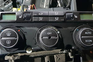Блок управління пічкою клімат-контролем на Passat B6