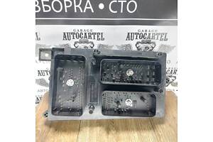 Блок запобіжників Opel Zafira B 13206754