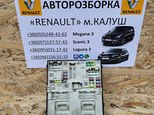 Блок запобіжників Renault Laguna 3 2007-15р. (рено лагуна ІІІ) 284B68847R