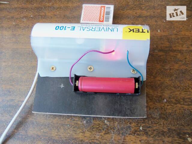 Зарядний пристрій Li-Ion акумуляторів типу 18650 - Фото 2