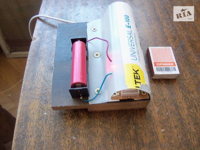 Зарядний пристрій Li-Ion акумуляторів типу 18650 - Фото 3