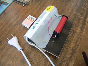 Зарядний пристрій Li-Ion акумуляторів типу 18650