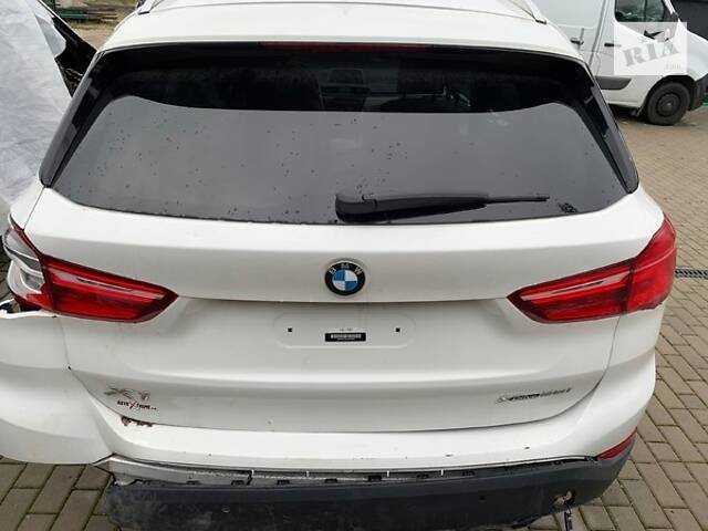 BMW X1 F48 A300 Кришка багажника