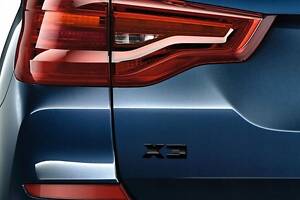 BMW X3 G01 OEM Чорна емблема дверей багажника