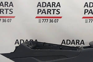 Бічна накладка центральної консолі ліва для Audi A4 Ultra Premium 2016-2019 (8W1863305B6PS)