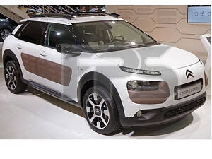 Боковое стекло передней двери Citroen C4 Cactus '14- правое (XYG)