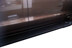 Боковые пороги Allmond Black (2 шт., алюминий) для Volkswagen Amarok 2010-2022 гг