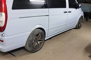 Боковые пороги Exclusive (2 шт, под покраску) Экстра длинная база для Mercedes Vito W639 2004-2015 гг