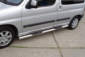 Боковые трубы (2 шт., нерж.) Ø70, с пластиковыми подставками для Citroen Berlingo 1996-2008 гг