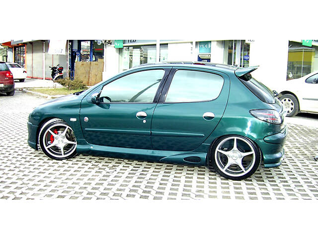 Боковые юбки (под покраску) для Peugeot 206