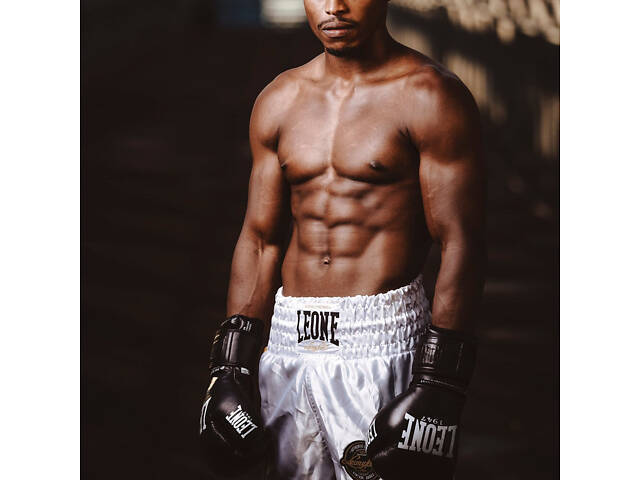 Боксерські рукавиці Leone GN111 THE GREATEST Black 12 унцій (бинти 4 м. в комплекті) - Фото 8