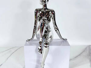 Велика статуетка Геноїд Кіберпанк Хадзіме Сораяма (Hajime Sorayama), срібляста, 25×18×42 см — футуристична фігура в стилі