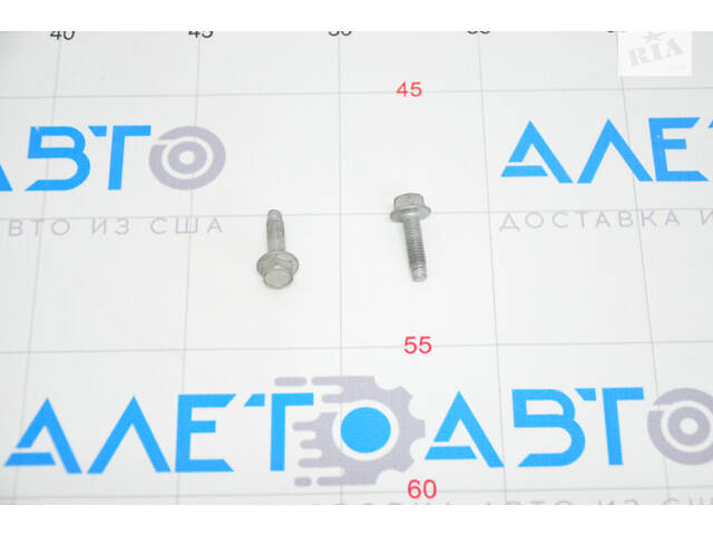 Болт крепления кронштейна ресивера пневмоподвески левый 2шт Tesla Model S 12-20