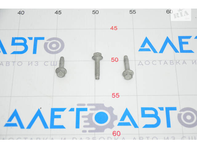 Болт крепления расширительного бачка охлаждения 3шт Tesla Model S 12-15