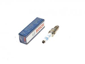 BOSCH 0 241 135 520 Свічка запалювання VW Caddy IV 1.6 15-