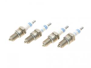 BOSCH 0 242 235 909 Свічка запалювання (к-кт 4шт) VW T4/T3/Passat/LT (28-35)/Golf II/III/Caddy 0.9-2.5 65- WR7DC+