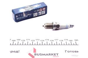 BOSCH 0 242 240 593 Свічка запалювання VW T5/LT (28-35)/Caddy III/Renault Kangoo/Peugeot Boxer 1.1-4.2 96-