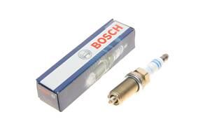 BOSCH 0 242 240 635 Свічка запалювання Volvo C30/C70/S40/V50 2.4 06-12