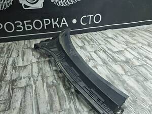 bp4k507r1rh Декоративна накладка під лобове скло жабо Mazda 3 3 2003-2009 (mazda)