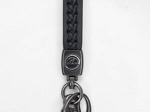 Брелок до ключів плетений з карабіном MAN