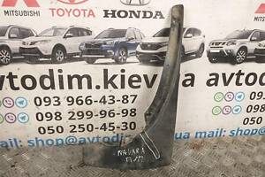 Бризковик передній правий 63850EB300 Nissan Navara D40 2005-2014