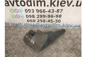 Брызговик передний правый 75800S9A003 Honda CR-V 2 2002-2006