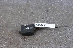 БУ Активатор замка крышки бензобака BMW E46 1998-2005 67118372240 BMW