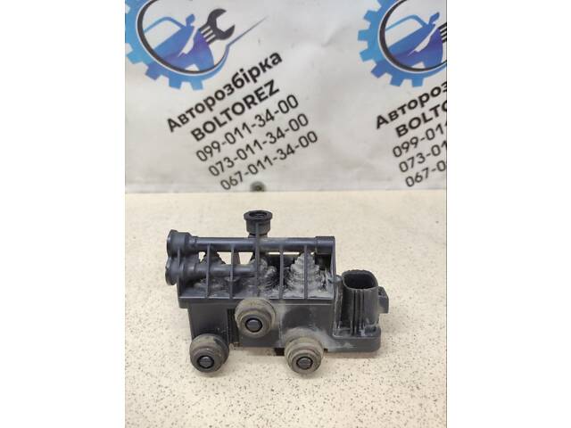 БУ Блок клапанов пневмоподвески Land Rover Range Rover Sport L322 (2009-2013) RVH000095 Land Rover