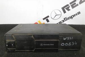 БУ Блок управления CD ченджер Mercedes W220 1998-2003-2005 a0028207989 Mercedes