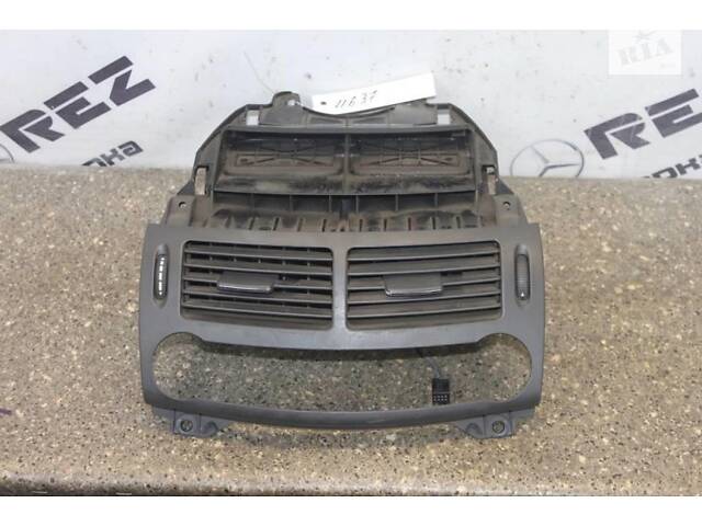 БУ Дефлектор воздушный Mercedes W211 E-Klasse 2002-2009 A2118301854 Mercedes