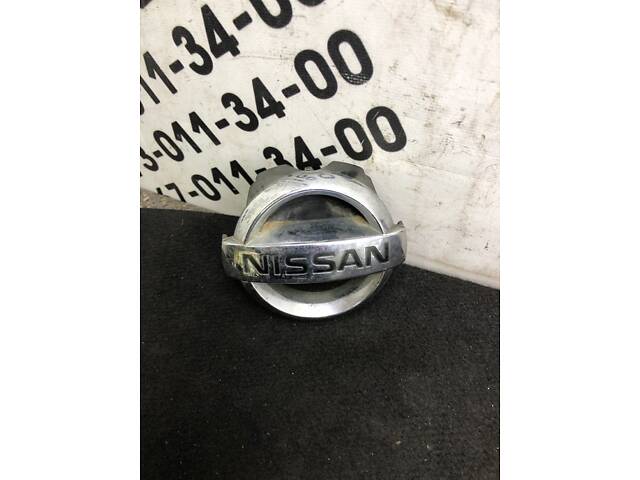 БУ Эмблема Nissan Skyline 2001-2007 62890AL500 Nissan