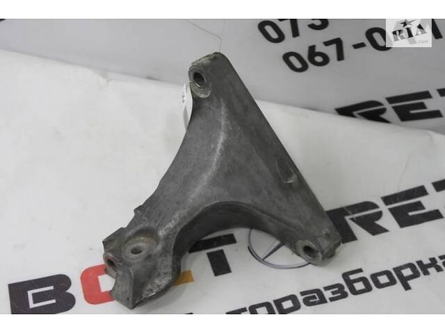 БУ Кронштейн двигателя левый Subaru Forester SG 02-05-08 907101229 Subaru