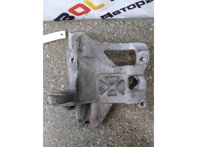 БУ Кронштейн компрессора кондиционера Subaru Forester SG 02-05-08 73611ac101 Subaru