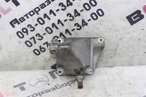 БУ Кронштейн опоры двигателя Mercedes  A2722230804 Mercedes