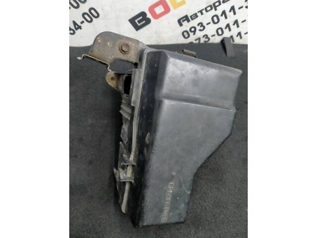 БУ Кришка блоку запобіжників Toyota RAV4 (2000-2005) 8267242140 Toyota